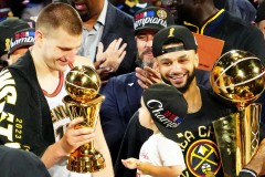 NBA经典技术犯规瞬间：姚明斯塔德迈尔冲突，库里与裁判“奥斯卡”对决