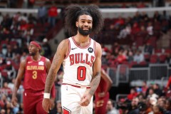 篮球历史再思：詹姆斯超越乔丹，托马斯排名引发评价标准大讨论